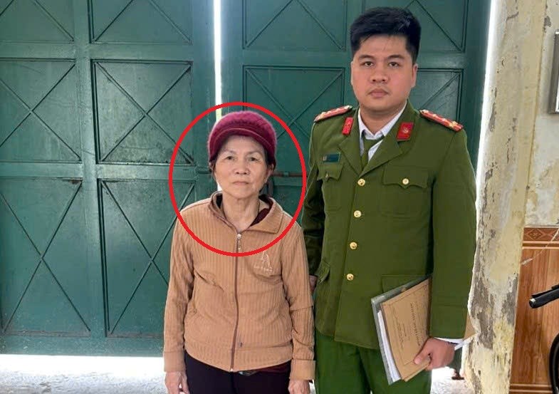 Bắt đối tượng Nguyễn Thị Út SN 1961- Ảnh 1. Bắt đối tượng Nguyễn Thị Út SN 1961- Ảnh 1.