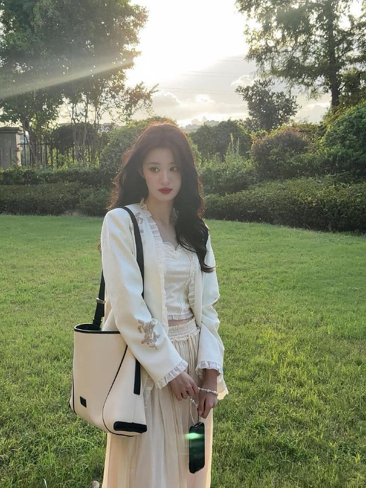 C&ocirc; g&aacute;i sở hữu visual ngọt như quyện mật ong, đẹp tuyệt mỹ ở mọi g&oacute;c độ: Style ho&agrave;n hảo tựa "s&aacute;ch gi&aacute;o khoa"- Ảnh 11.