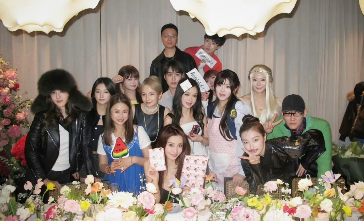 Sự hết thời của mỹ nh&acirc;n lai đẹp nhất showbiz: Bị cấm s&oacute;ng v&igrave; dự show tho&aacute;t y, cả d&agrave;n sao xa l&aacute;nh- Ảnh 12.