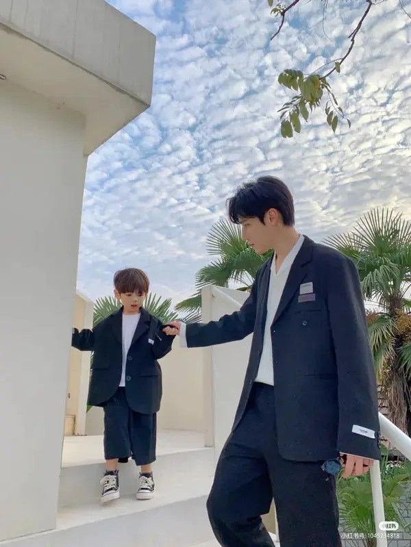 Sự thật đằng sau những đứa trẻ nh&uacute;t nh&aacute;t: 3 kiểu &ocirc;ng bố dễ khiến con thiếu tự tin- Ảnh 1.