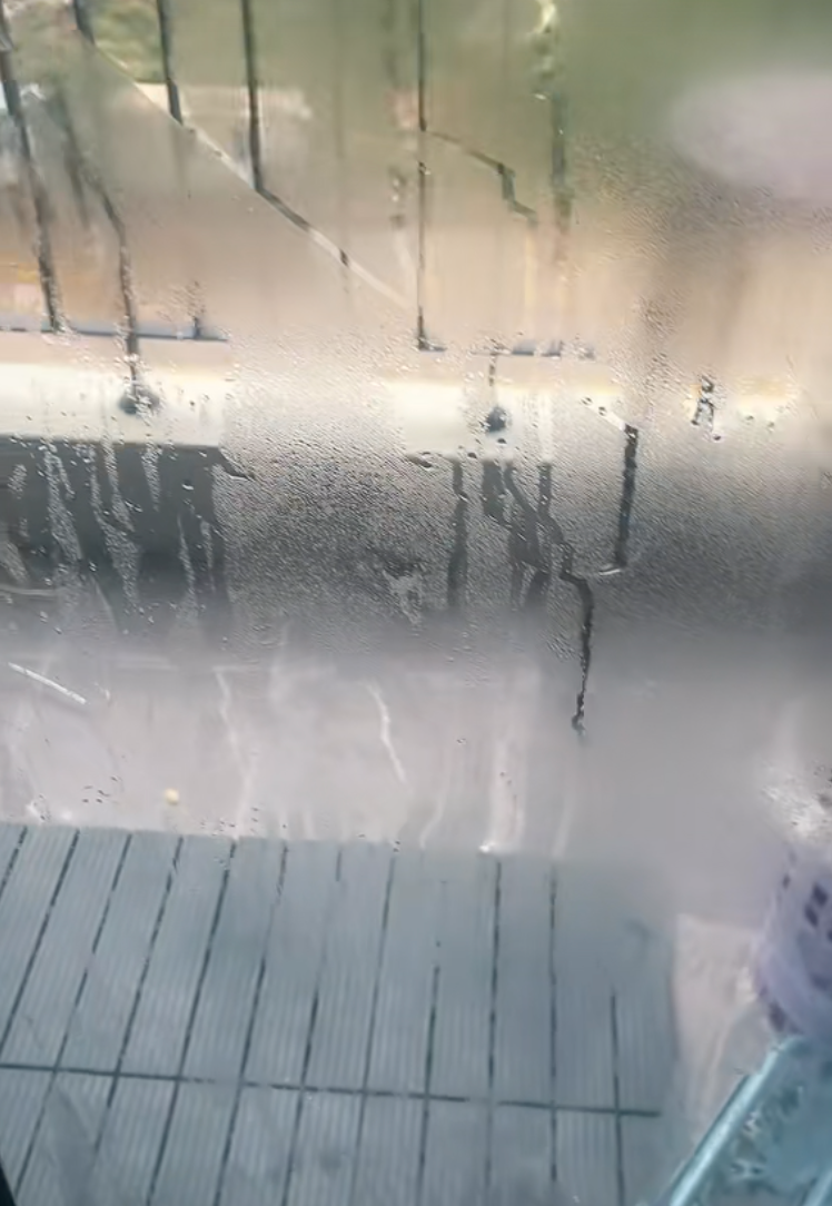 "&Aacute;m ảnh" với m&ugrave;a nồm k&eacute;o d&agrave;i, chị em rỉ tai nhau 3 chi&ecirc;u lau nh&agrave; sạch bong, thơm m&aacute;t, kh&ocirc; r&aacute;o cực hiệu nghiệm- Ảnh 1.