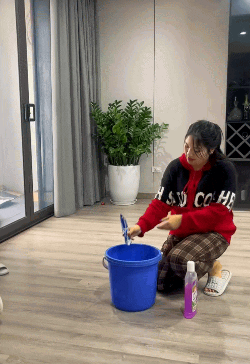 "&Aacute;m ảnh" với m&ugrave;a nồm k&eacute;o d&agrave;i, chị em rỉ tai nhau 3 chi&ecirc;u lau nh&agrave; sạch bong, thơm m&aacute;t, kh&ocirc; r&aacute;o cực hiệu nghiệm- Ảnh 3.