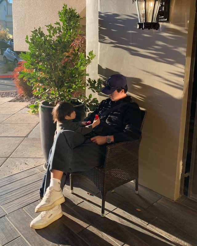 Sự thật đằng sau những đứa trẻ nh&uacute;t nh&aacute;t: 3 kiểu &ocirc;ng bố dễ khiến con thiếu tự tin- Ảnh 3.