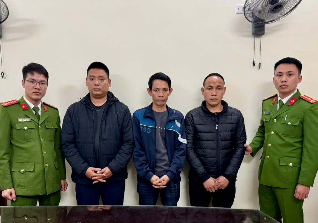 Bắt khẩn cấp Nguyễn Thành Công, sinh năm 1992 và 2 người khác- Ảnh 1. Bắt khẩn cấp Nguyễn Thành Công, sinh năm 1992 và 2 người khác- Ảnh 1.