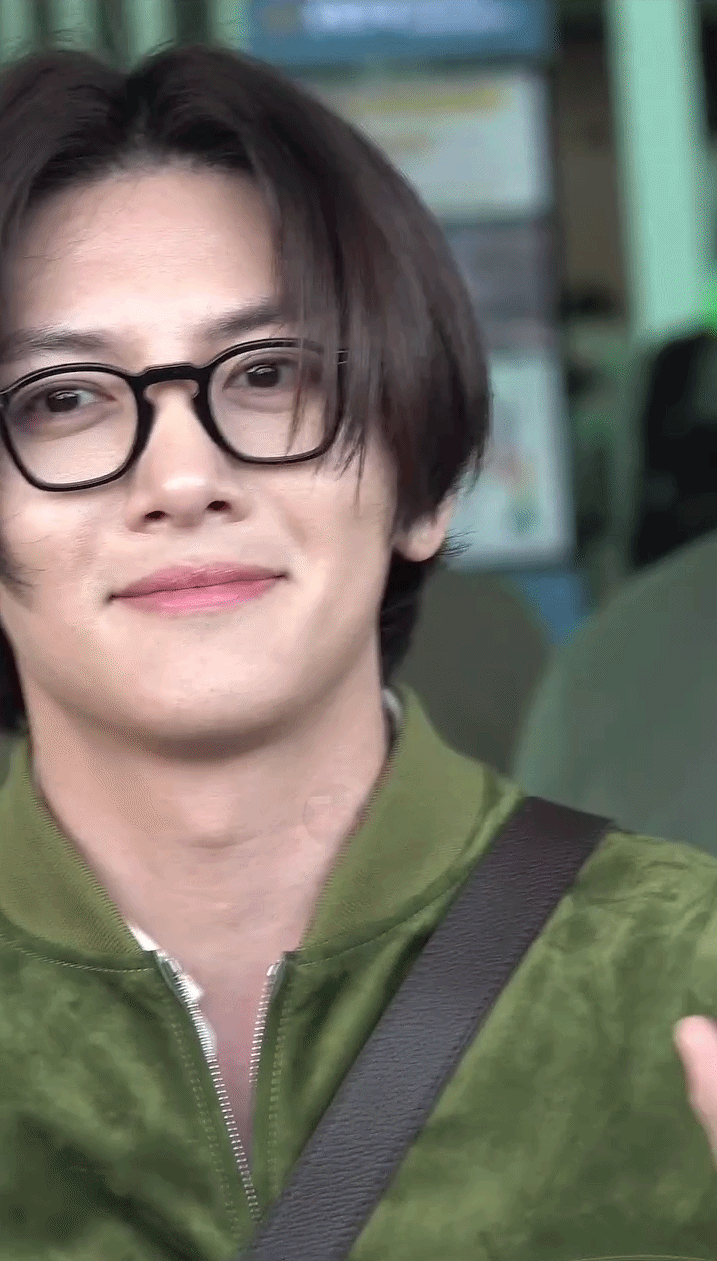 Camera cận tới lỗ ch&acirc;n l&ocirc;ng của cực phẩm nam thần H&agrave;n Quốc- Ảnh 1.