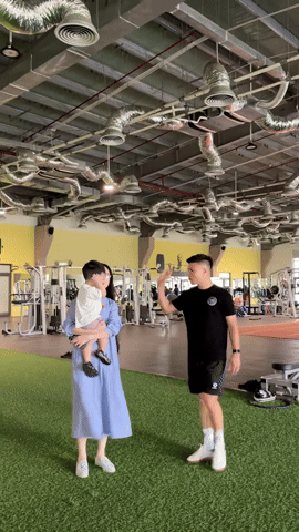 Tương t&aacute;c của Đ&igrave;nh Bắc v&agrave; vợ Quang Hải sau bức ảnh tranh c&atilde;i- Ảnh 3.