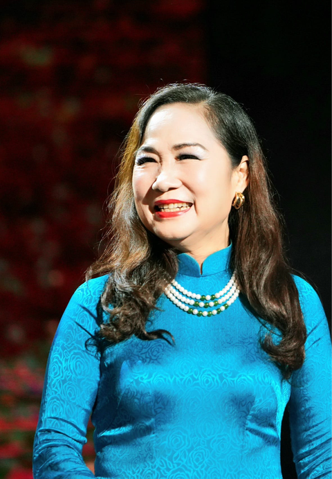 Nữ NSND duy nhất được giới thiệu ứng cử đại biểu Quốc hội kho&aacute; XVI: Gi&aacute;m đốc Nh&agrave; h&aacute;t nhận bằng khen Thủ tướng, sự nghiệp cả nước ngưỡng mộ- Ảnh 2.