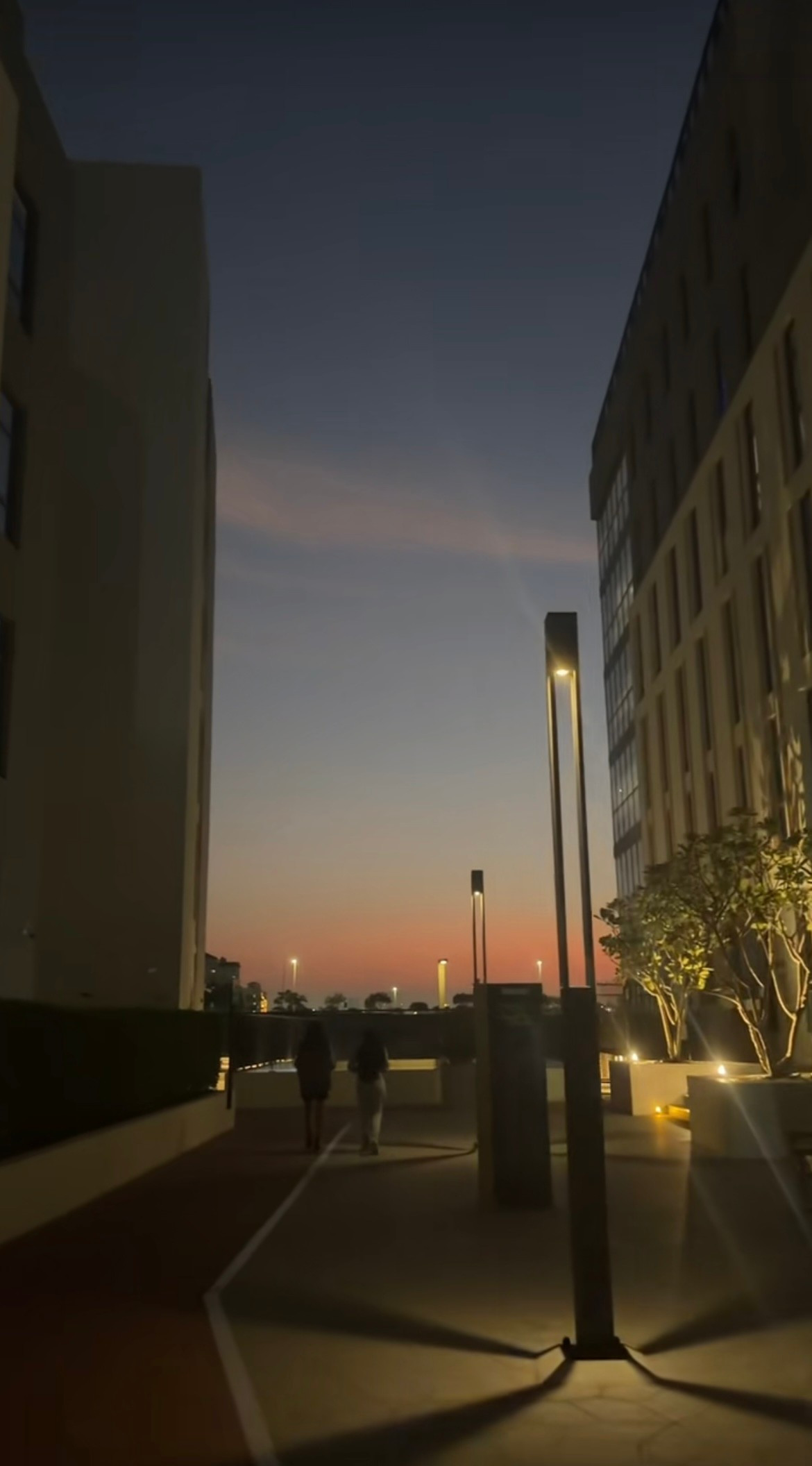 Du kh&aacute;ch Việt kẹt ở Trung Đ&ocirc;ng kể cảm gi&aacute;c "đứng giữa ranh giới sinh tử"- Ảnh 3.