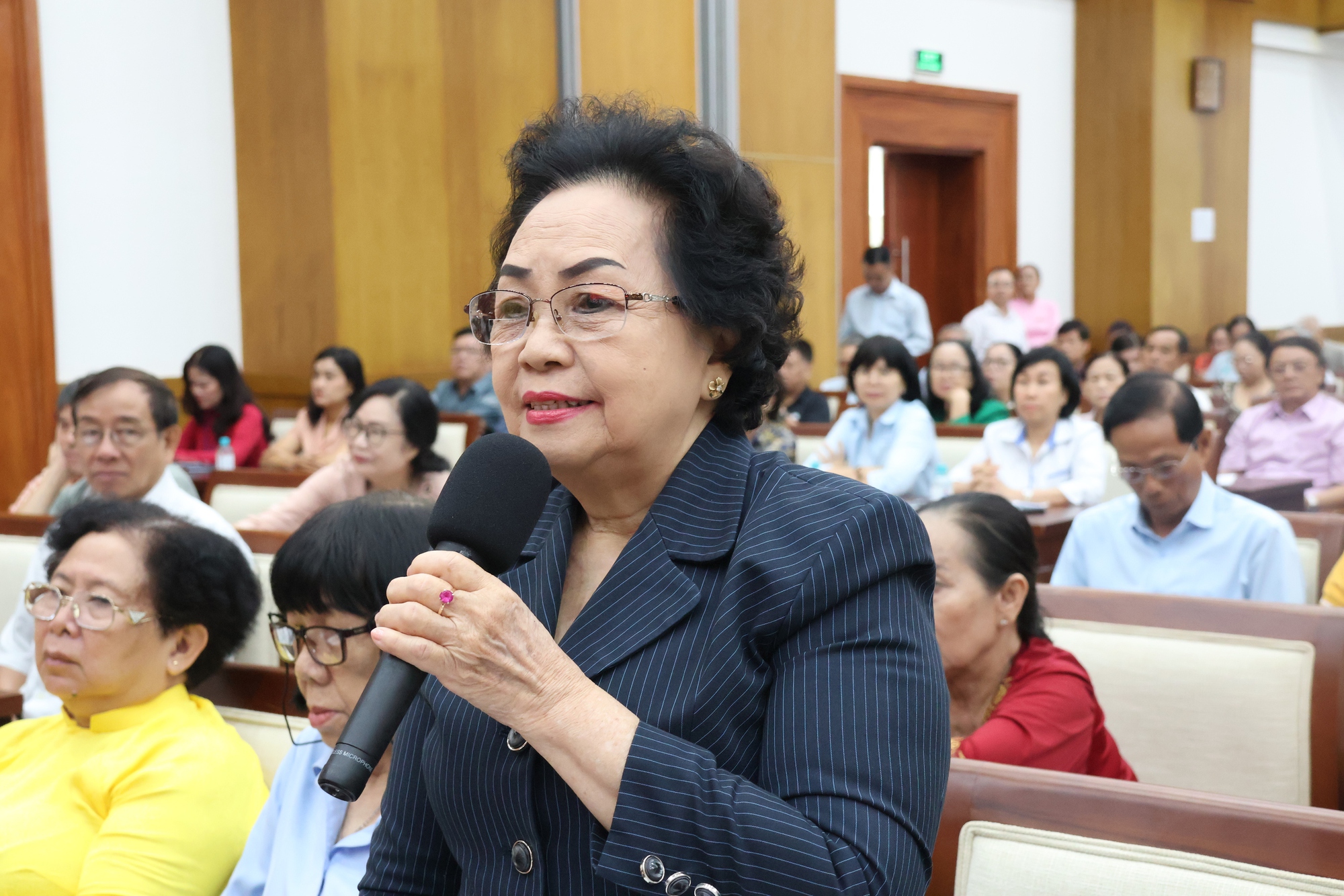 B&iacute; thư Th&agrave;nh ủy TPHCM: Nh&agrave; 3-4 xuyệt "l&ugrave;ng nh&ugrave;ng", t&igrave;m kh&ocirc;ng ra, phải xử l&yacute;- Ảnh 1.