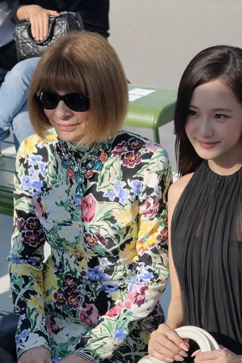 Chỉ thấy sự xinh đẹp của Jisoo tại show Dior- Ảnh 4.