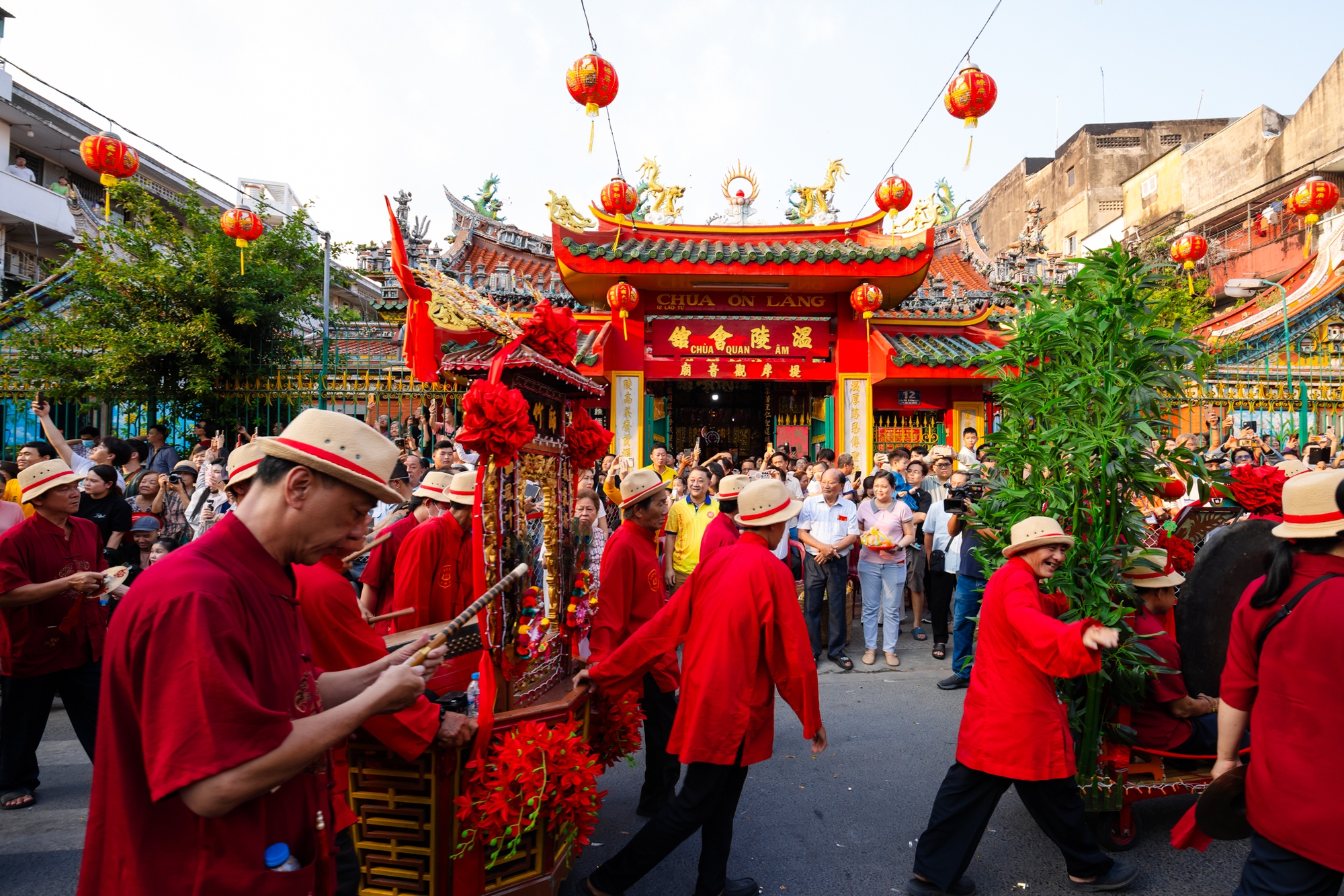 Cảnh tượng lạ ở Chợ Lớn dịp Tết Nguy&ecirc;n Ti&ecirc;u- Ảnh 13.