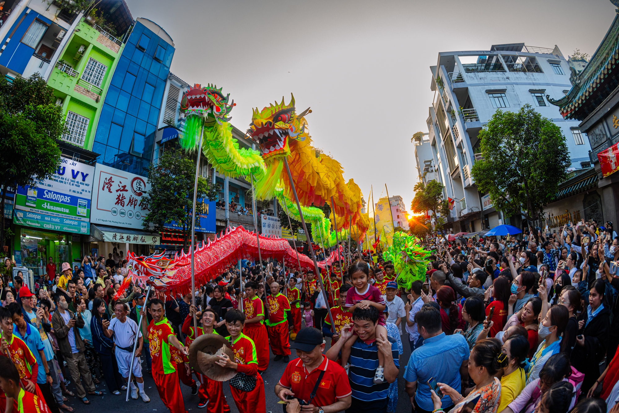 Cảnh tượng lạ ở Chợ Lớn dịp Tết Nguy&ecirc;n Ti&ecirc;u- Ảnh 5.