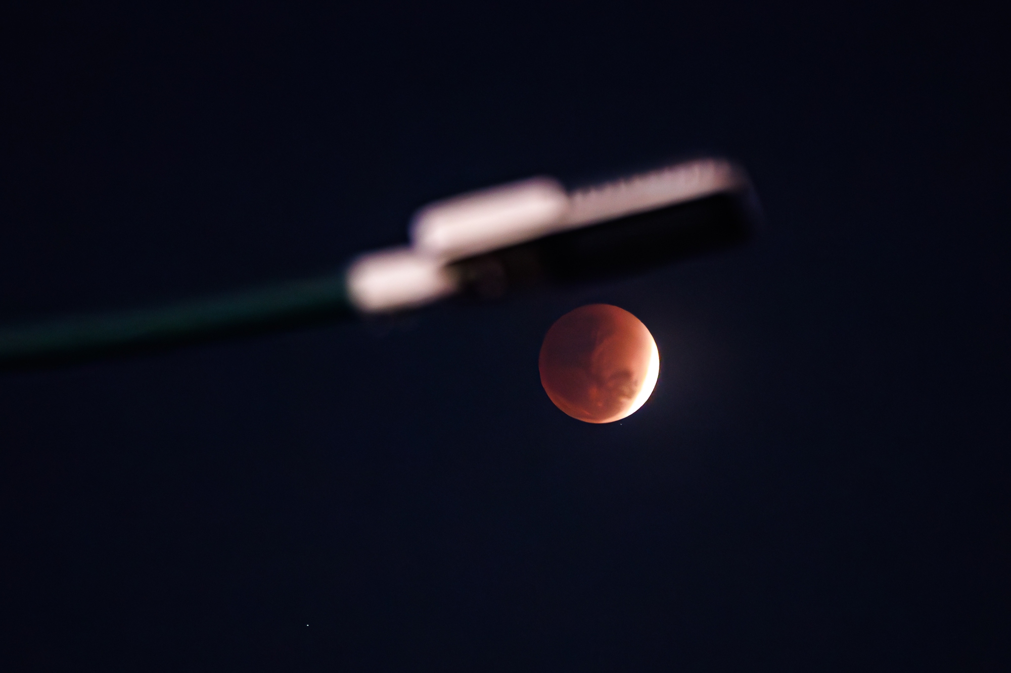 To&agrave;n cảnh "trăng m&aacute;u" tại TP.HCM tối ng&agrave;y 3/3- Ảnh 3.