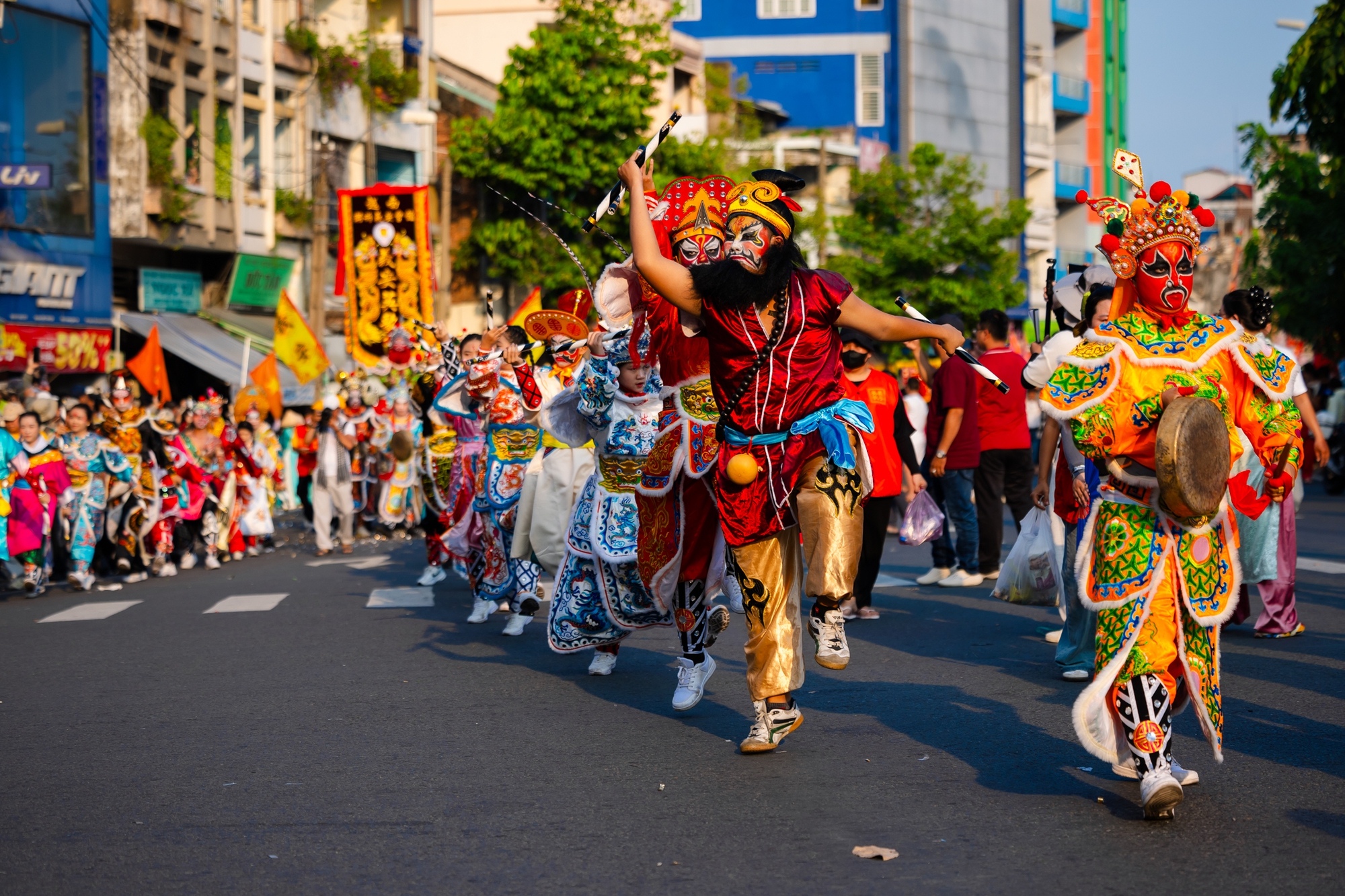 Cảnh tượng lạ ở Chợ Lớn dịp Tết Nguy&ecirc;n Ti&ecirc;u- Ảnh 20.