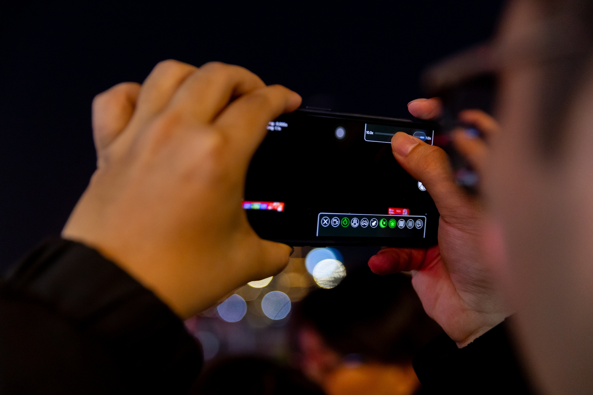 To&agrave;n cảnh "trăng m&aacute;u" tại TP.HCM tối ng&agrave;y 3/3- Ảnh 9.