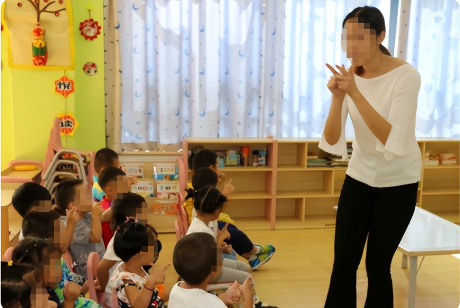 Nữ gi&aacute;o vi&ecirc;n mầm non 25 tuổi ph&aacute;t hiện nhiễm HIV, kh&oacute;c nghẹn: 