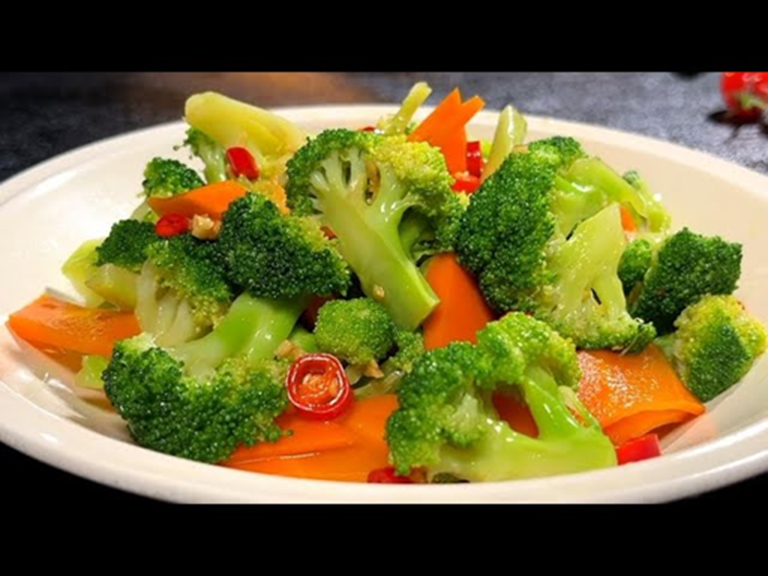 5 loại rau quen thuộc l&agrave; ''ổ chứa k&yacute; sinh tr&ugrave;ng'': Mắt thường kh&ocirc;ng thấy, nhiều người vẫn v&ocirc; tư ăn sống- Ảnh 3.