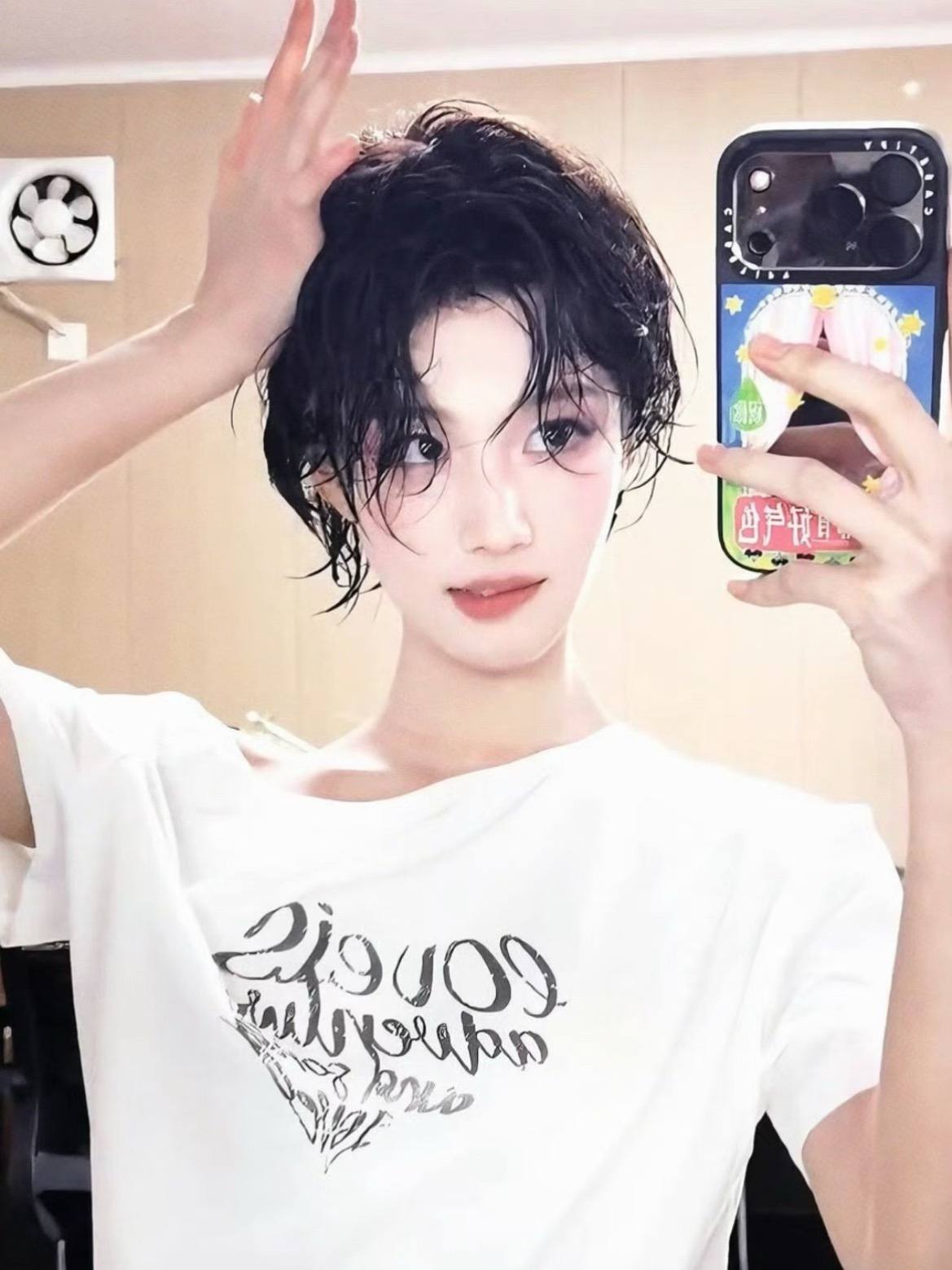 Không thể phân biệt đây là mỹ nam hay mỹ nữ: Visual chất lừ mê thật sự, chẳng bút nào vẽ nổi- Ảnh 1. Không thể phân biệt đây là mỹ nam hay mỹ nữ: Visual chất lừ mê thật sự, chẳng bút nào vẽ nổi- Ảnh 1.