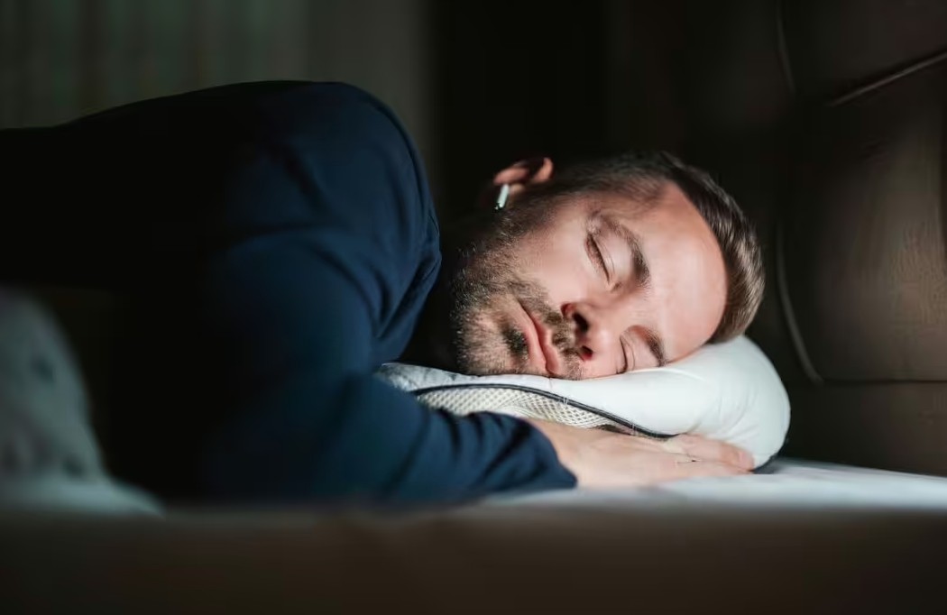 Cao huyết &aacute;p kh&ocirc;ng chỉ do ăn uống, lười vận động: 8 &ldquo;thủ phạm&rdquo; thầm lặng &iacute;t ai ngờ tới- Ảnh 2.