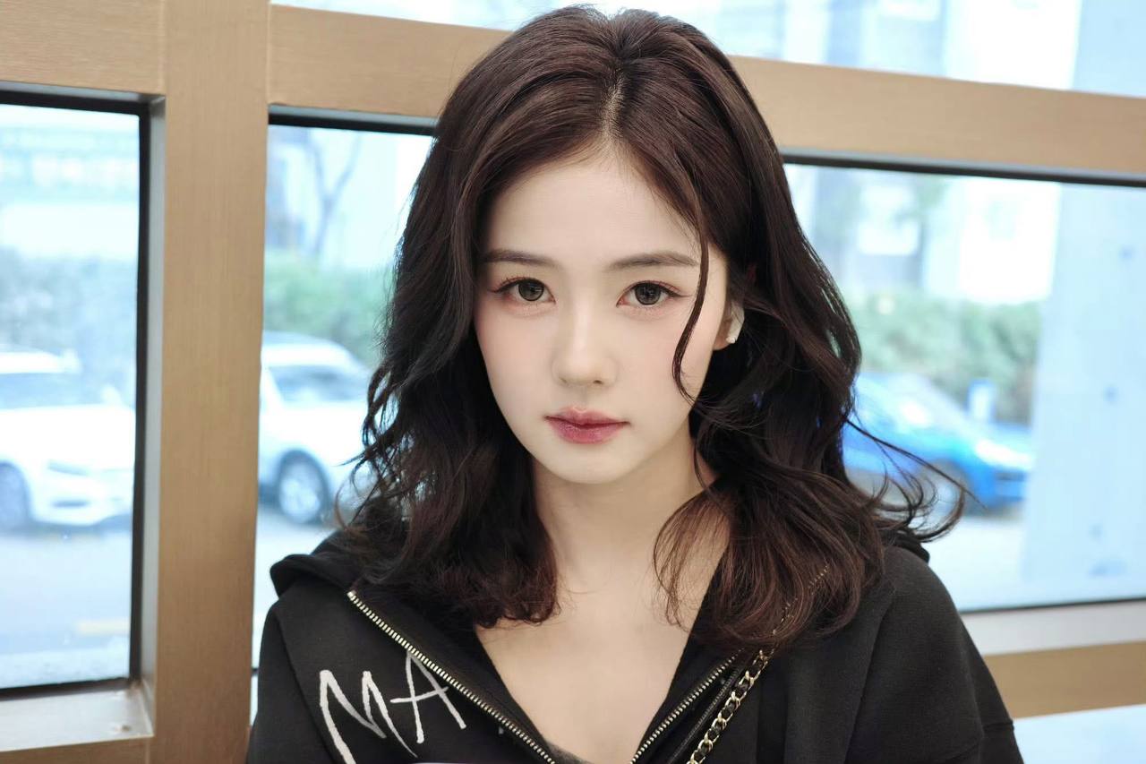 Clip 15s của Bạch Lộc khiến Triệu Lộ Tư v&agrave; Jang Wonyoung bị nhắc t&ecirc;n- Ảnh 5.