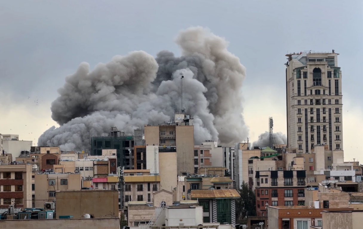 Ch&ugrave;m ảnh Trung Đ&ocirc;ng ngay l&uacute;c n&agrave;y:&nbsp;H&agrave;ng triệu người đang sống trong kh&oacute;i lửa v&agrave; sợ h&atilde;i- Ảnh 9.