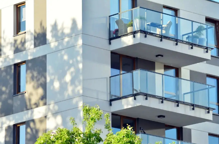 90% người mua nh&agrave; bỏ qu&ecirc;n chi tiết n&agrave;y: Hướng ban c&ocirc;ng ảnh hưởng 't&agrave;i vận' v&agrave; sức khỏe cả gia đ&igrave;nh, chọn sai hối hận kh&ocirc;ng kịp- Ảnh 1.