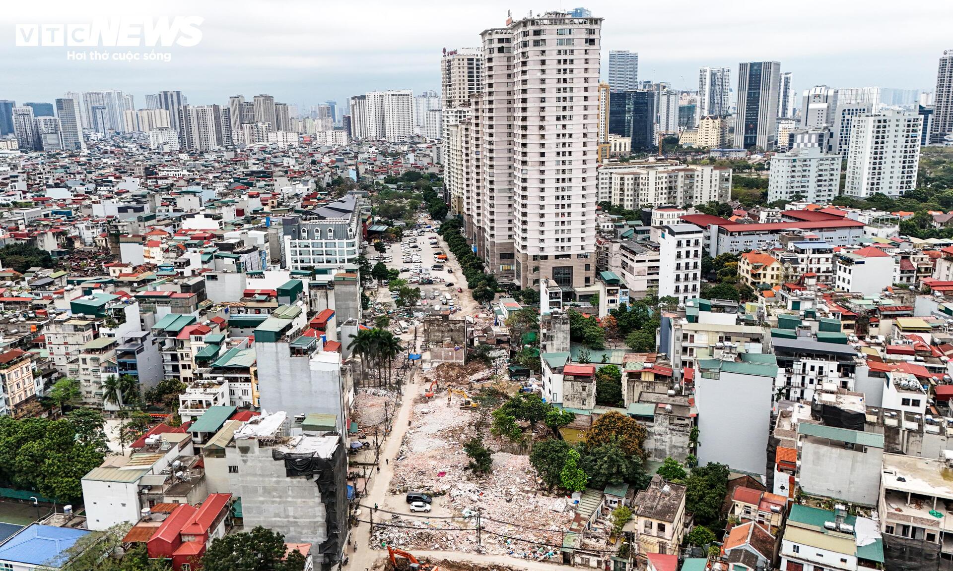 H&agrave; Nội "thần tốc" ph&aacute; dỡ loạt c&ocirc;ng tr&igrave;nh để l&agrave;m đường V&agrave;nh đai 2,5- Ảnh 1.