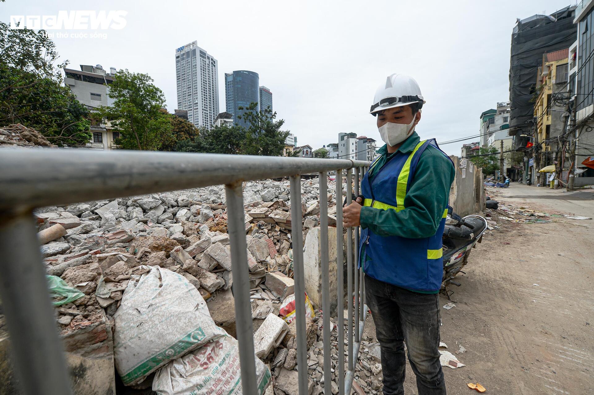 H&agrave; Nội "thần tốc" ph&aacute; dỡ loạt c&ocirc;ng tr&igrave;nh để l&agrave;m đường V&agrave;nh đai 2,5- Ảnh 10.