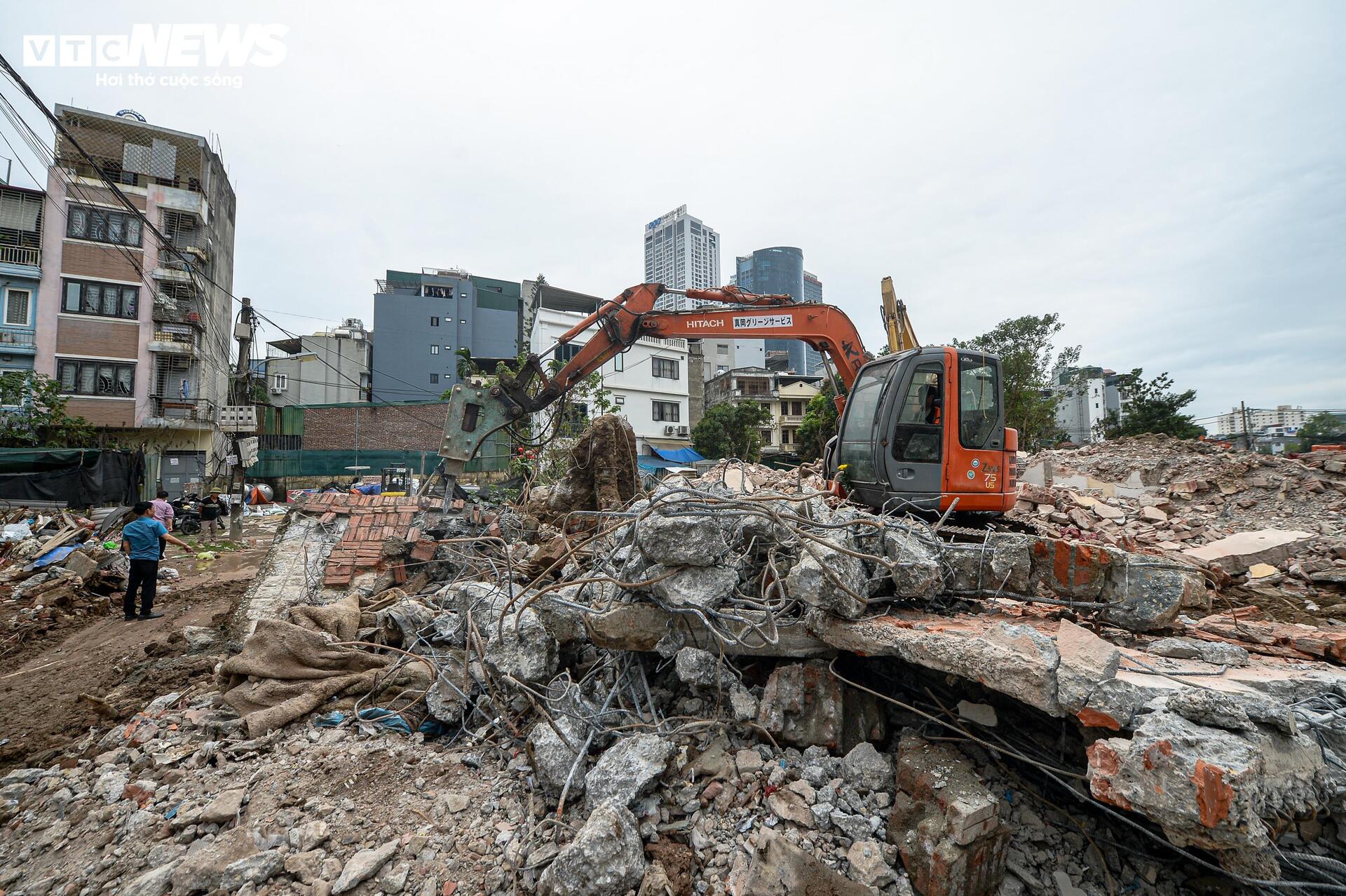 H&agrave; Nội "thần tốc" ph&aacute; dỡ loạt c&ocirc;ng tr&igrave;nh để l&agrave;m đường V&agrave;nh đai 2,5- Ảnh 14.