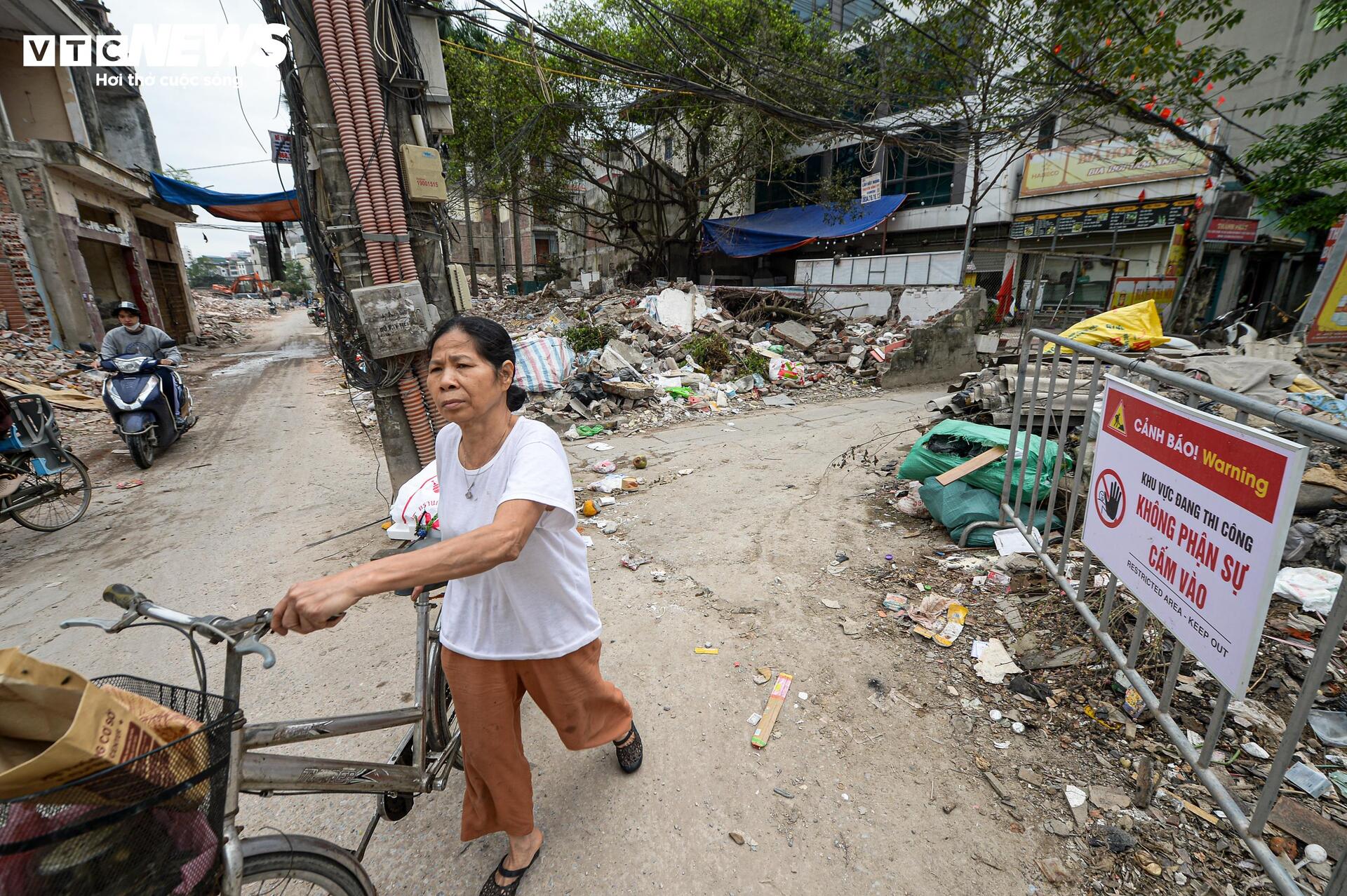 H&agrave; Nội "thần tốc" ph&aacute; dỡ loạt c&ocirc;ng tr&igrave;nh để l&agrave;m đường V&agrave;nh đai 2,5- Ảnh 15.