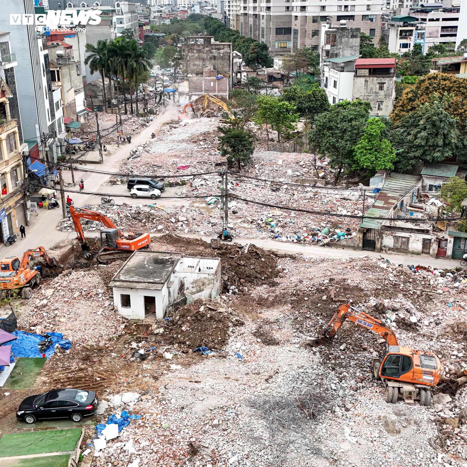 H&agrave; Nội "thần tốc" ph&aacute; dỡ loạt c&ocirc;ng tr&igrave;nh để l&agrave;m đường V&agrave;nh đai 2,5- Ảnh 2.
