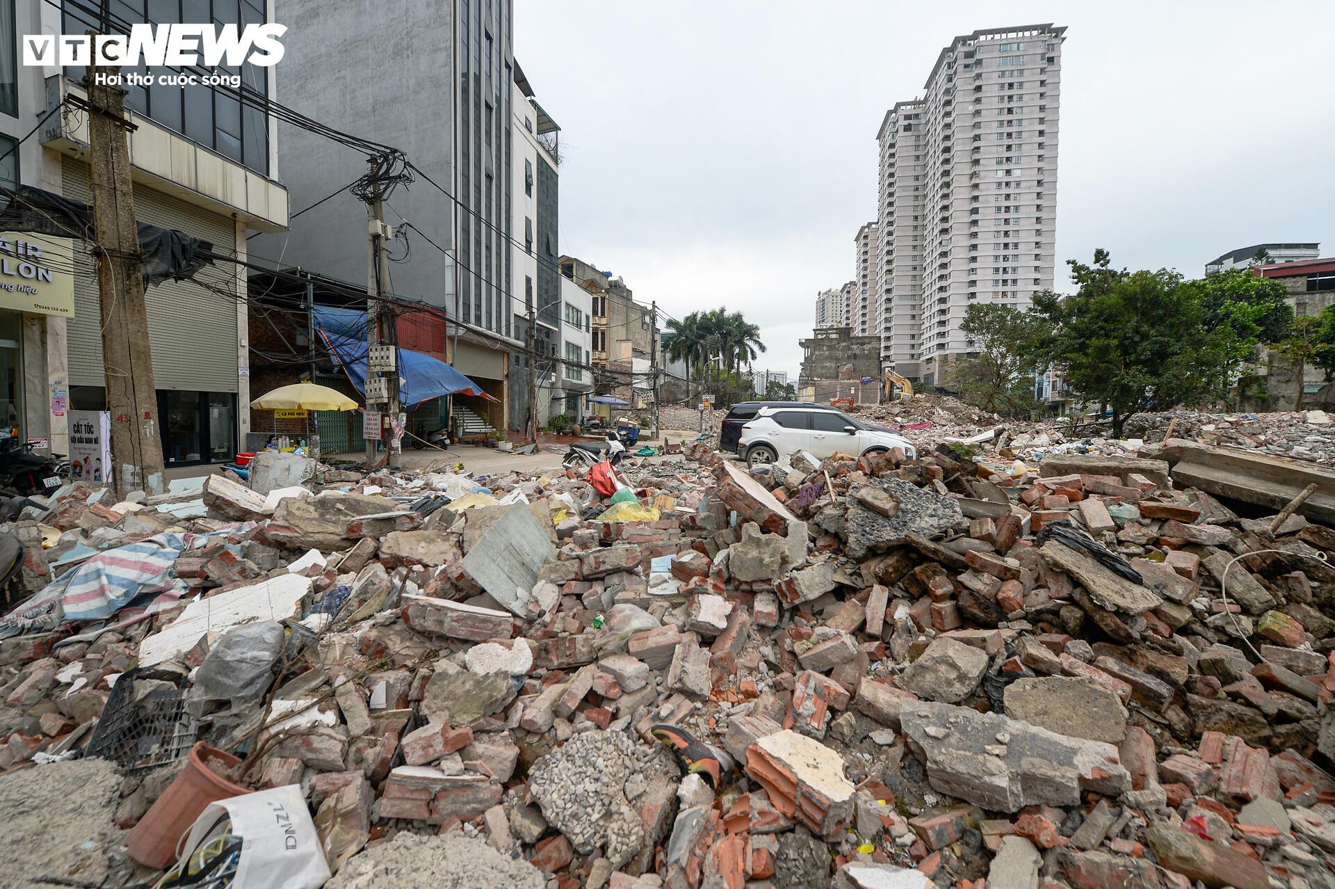 H&agrave; Nội "thần tốc" ph&aacute; dỡ loạt c&ocirc;ng tr&igrave;nh để l&agrave;m đường V&agrave;nh đai 2,5- Ảnh 4.