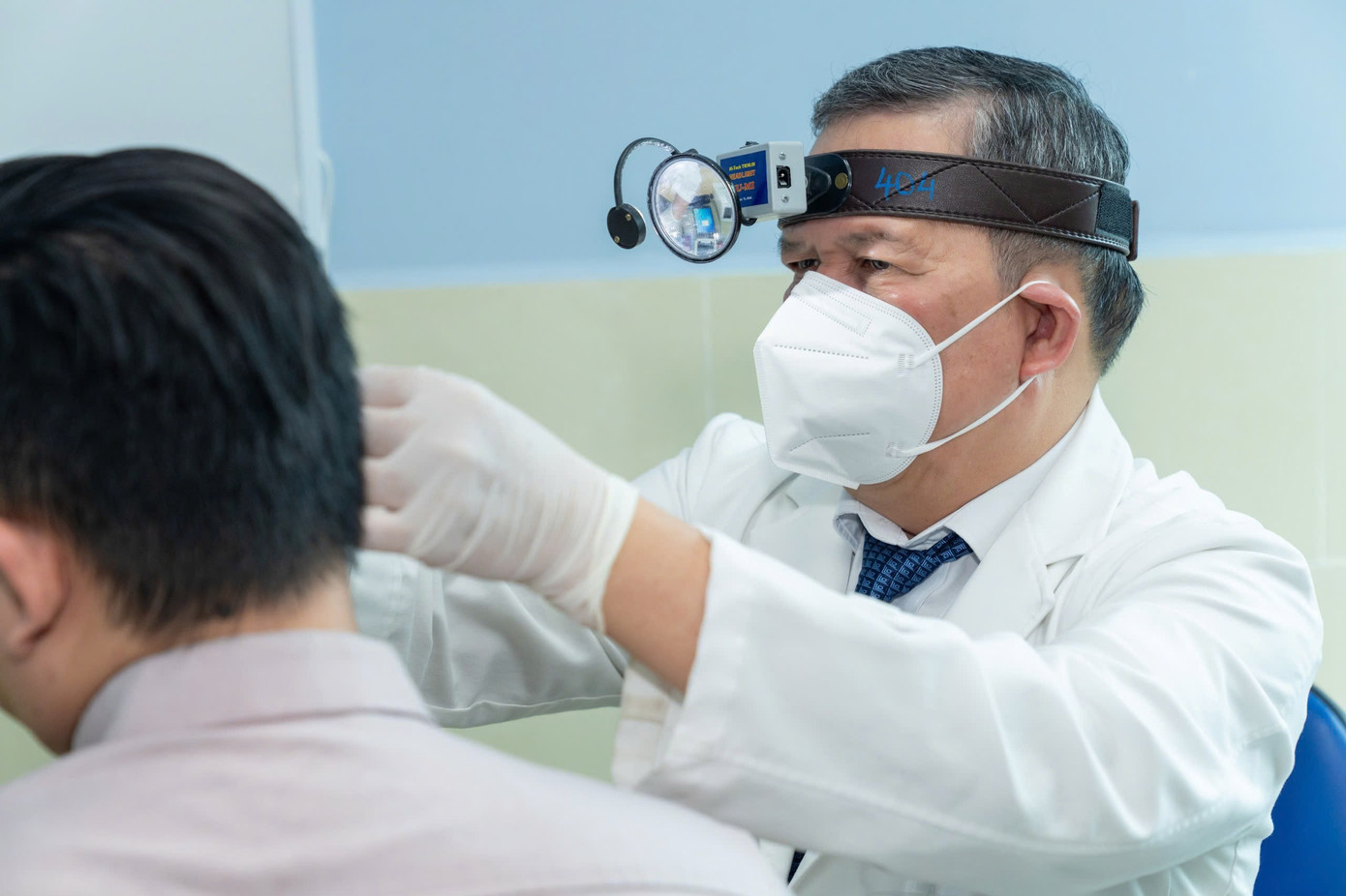 Điếc đang &ldquo;tấn c&ocirc;ng&rdquo; người trẻ trong đời sống hiện đại- Ảnh 2.