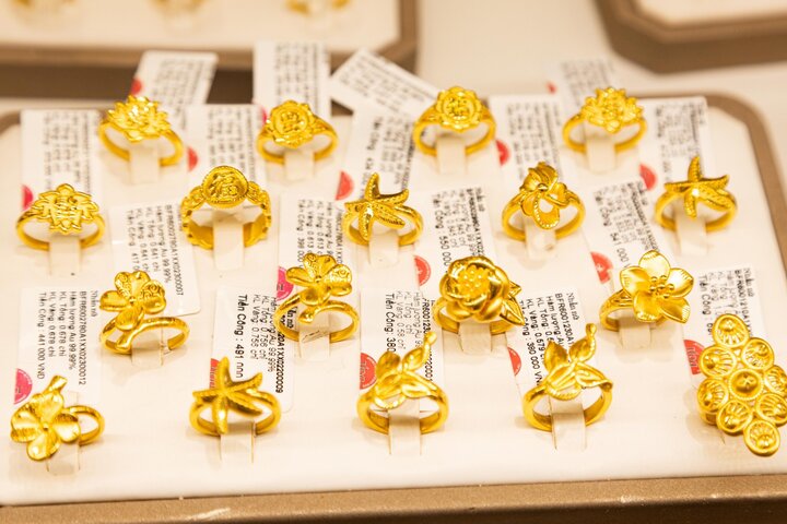 Gi&aacute; v&agrave;ng h&ocirc;m nay 3/3: Thế giới tăng mạnh, trong nước lập kỷ lục mới- Ảnh 1.