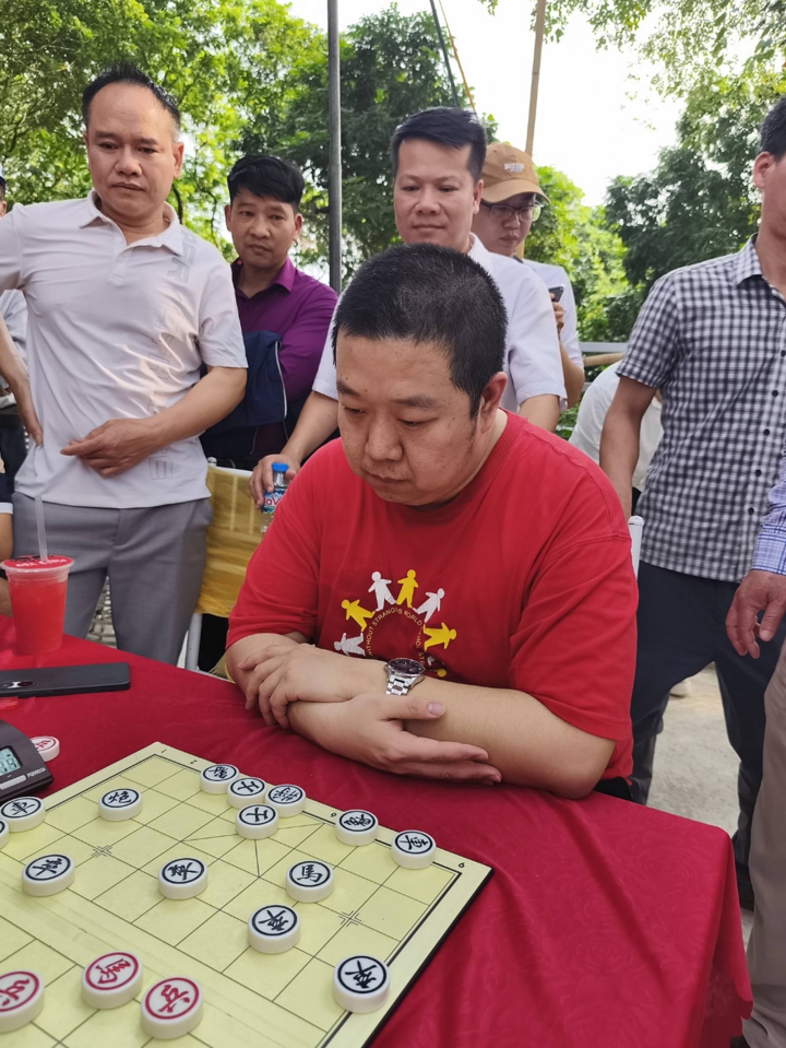 Tin được kh&ocirc;ng: Cao thủ cờ tướng Trung Quốc sang Việt Nam đ&aacute;nh giải hội l&agrave;ng bị loại ngay từ sơ loại- Ảnh 1.