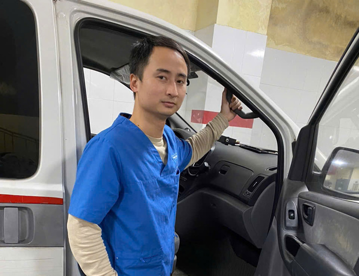 Từ khoảnh khắc mẹ hồi sinh b&eacute; 2 tuổi, con trai quyết viết tiếp giấc mơ cứu người- Ảnh 2.