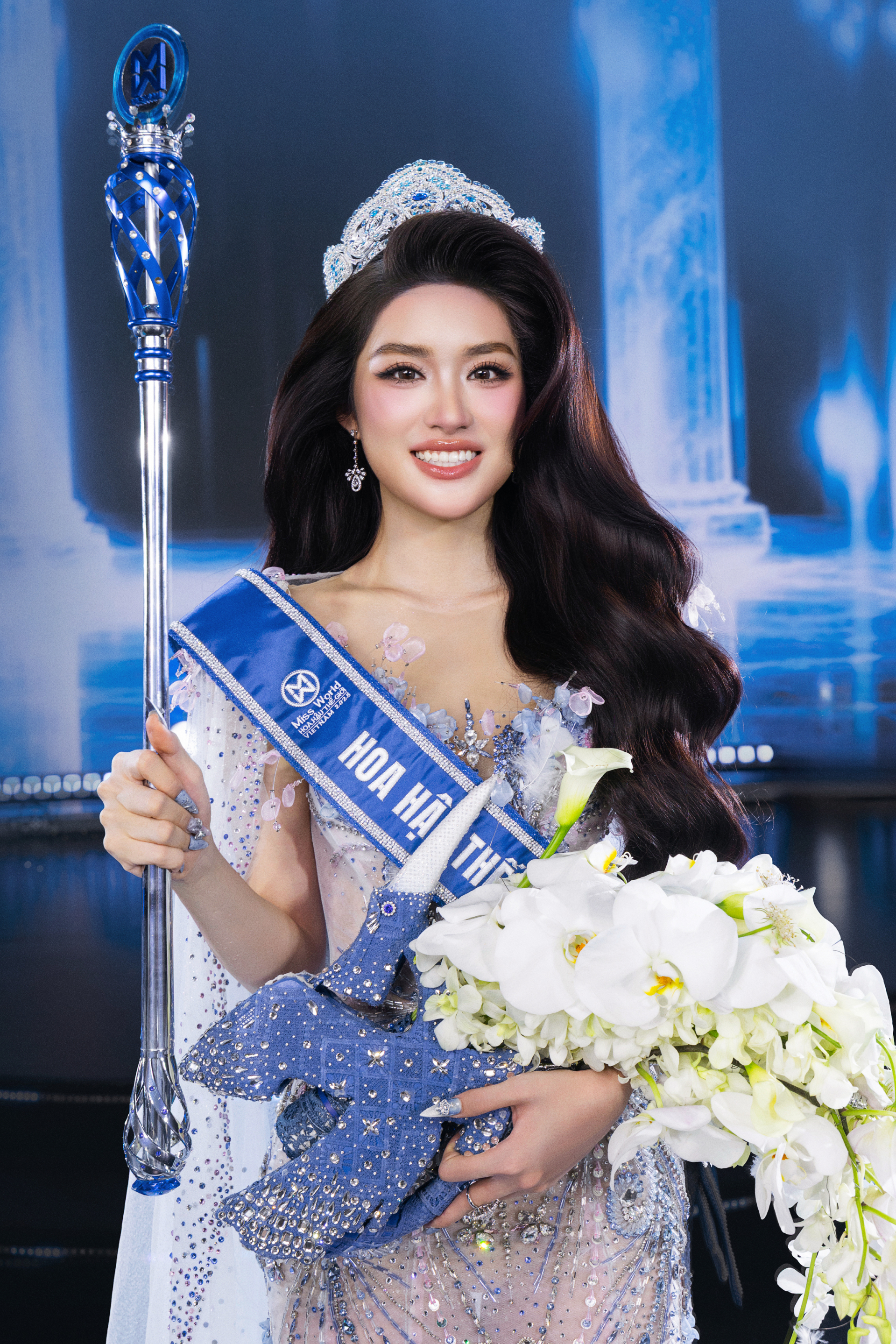Tranh c&atilde;i vương miện Miss World Vietnam 2025: V&igrave; sao Phương Oanh đăng quang giữa luồng &yacute; kiến tr&aacute;i chiều?- Ảnh 1.