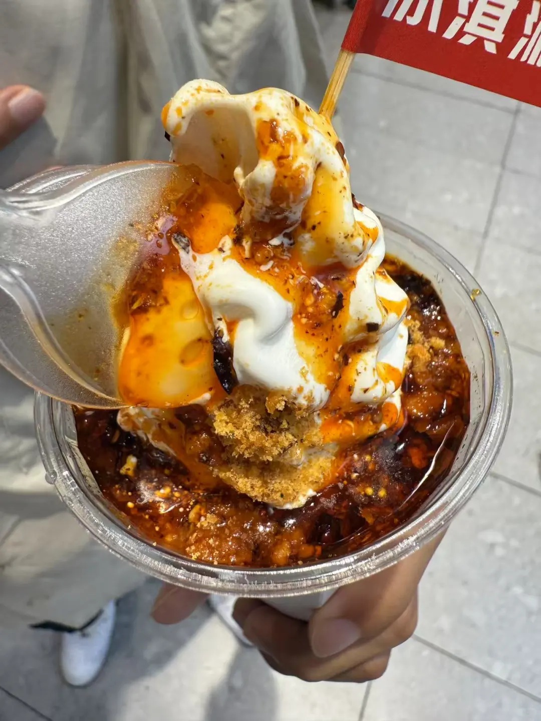 Ai đ&atilde; l&agrave;m ra c&aacute;i thứ kem n&agrave;y vậy?- Ảnh 3.