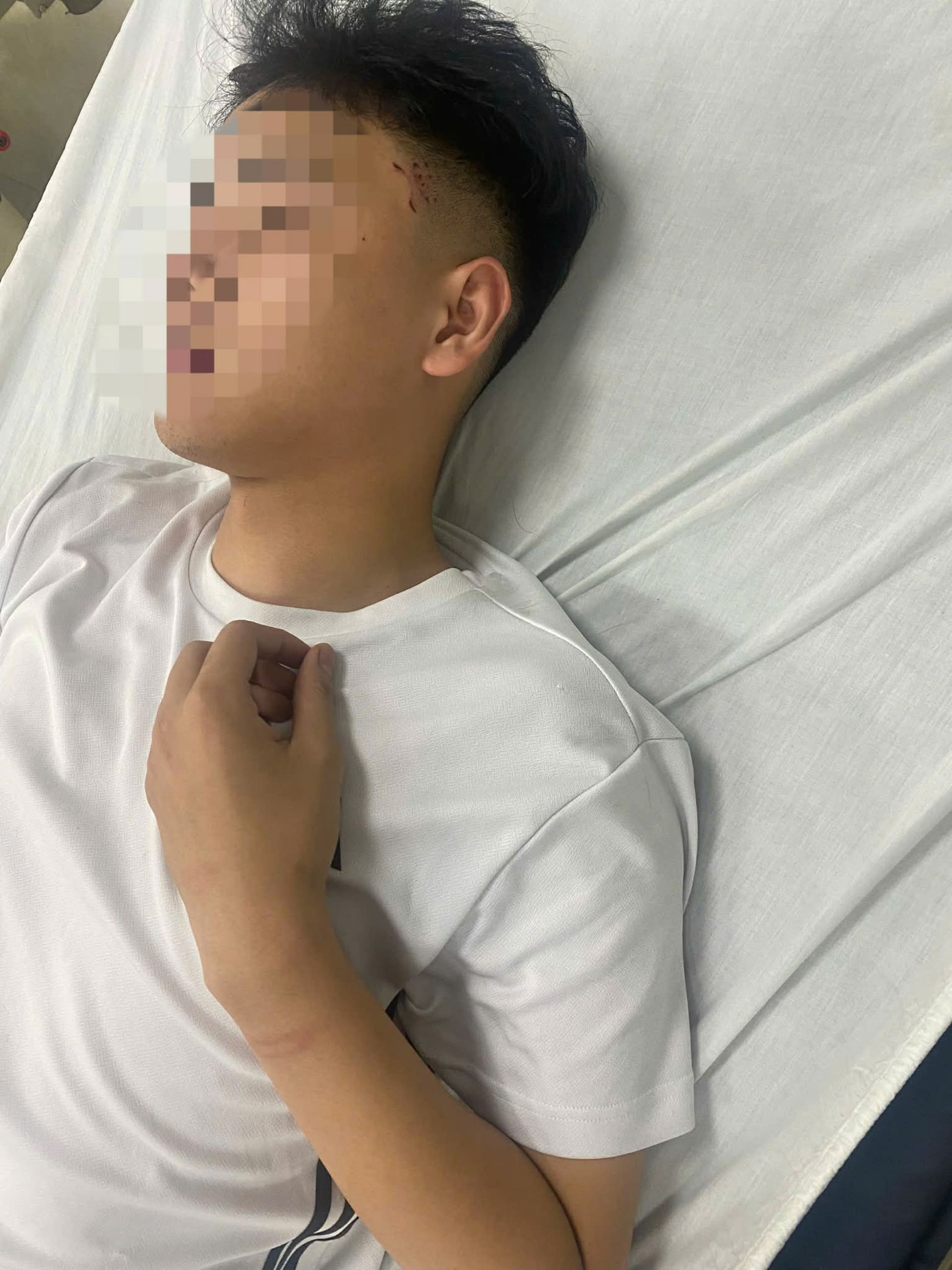 Nh&acirc;n th&acirc;n xấu của đối tượng h&agrave;nh hung nam sinh ở H&agrave; Nội- Ảnh 2.