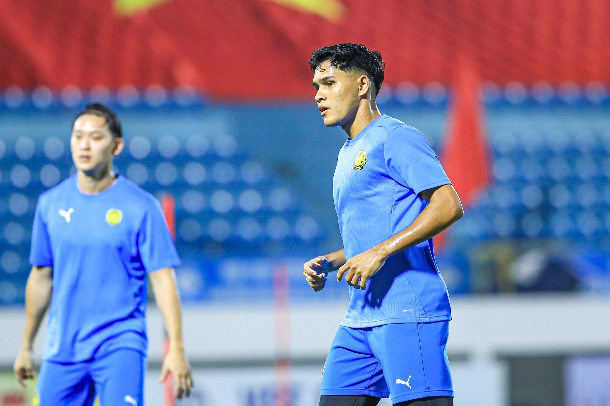 X&oacute;t xa gương mặt đầy sẹo của ng&ocirc;i sao tuyển Malaysia bị tạt axit- Ảnh 13.