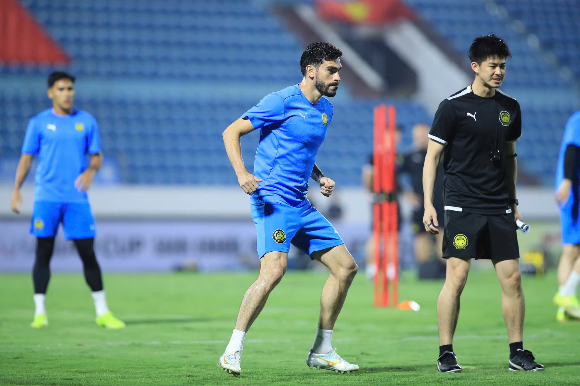 X&oacute;t xa gương mặt đầy sẹo của ng&ocirc;i sao tuyển Malaysia bị tạt axit- Ảnh 10.