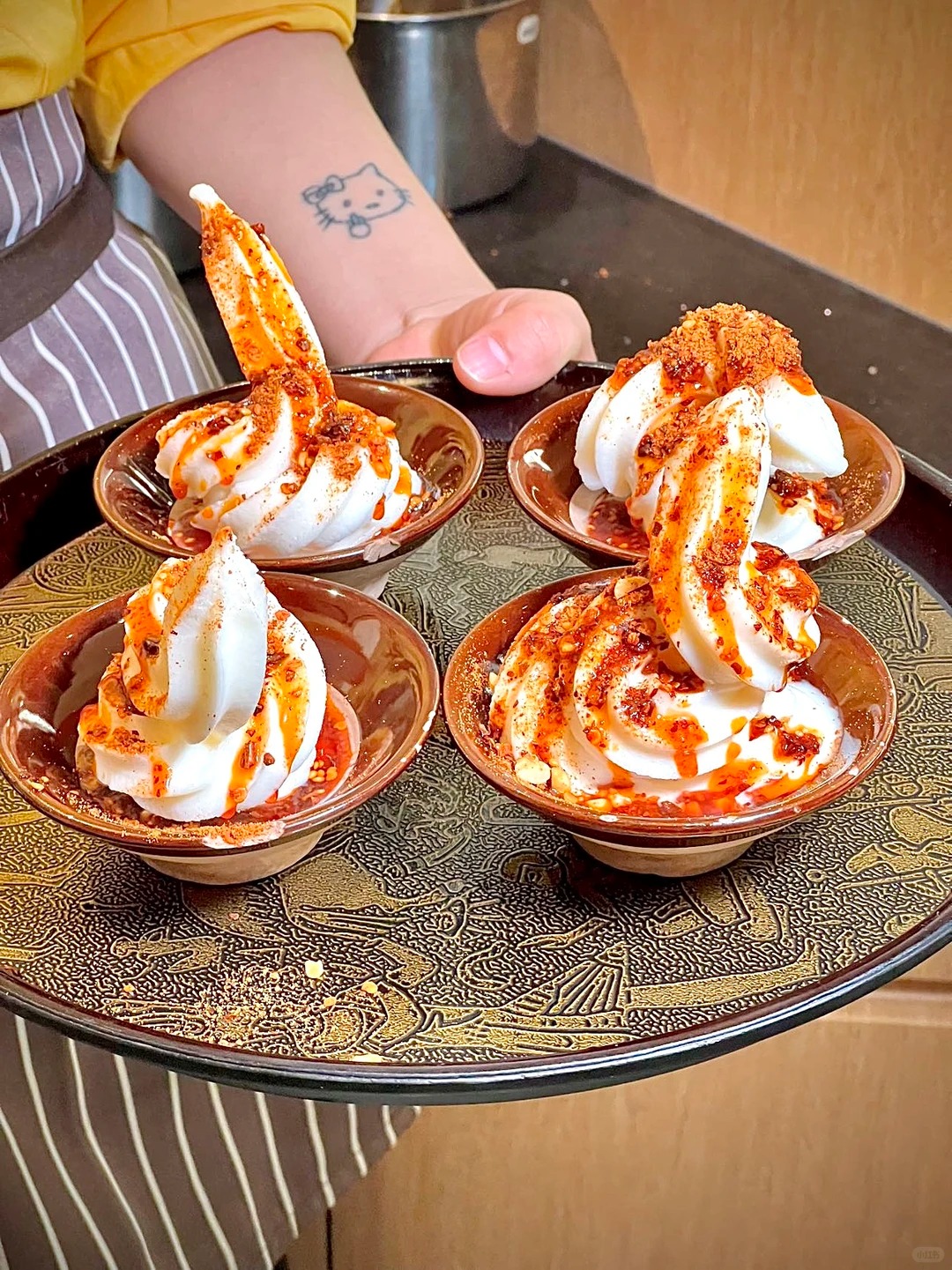 Ai đ&atilde; l&agrave;m ra c&aacute;i thứ kem n&agrave;y vậy?- Ảnh 7.