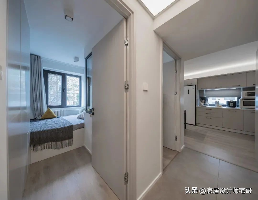 Căn hộ 54m&sup2; cho 3 thế hệ sống chung: Từ 2 ph&ograve;ng ngủ cải tạo th&agrave;nh 4 ph&ograve;ng ri&ecirc;ng, kh&ocirc;ng gian nhỏ nhưng ai cũng thoải m&aacute;i- Ảnh 8.