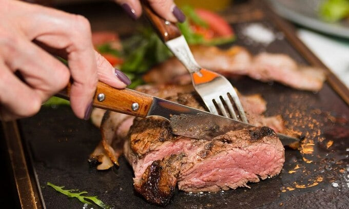 2 kiểu ăn phổ biến khiến thận &ldquo;k&ecirc;u cứu&rdquo;: B&aacute;c sĩ cảnh b&aacute;o- Ảnh 1.