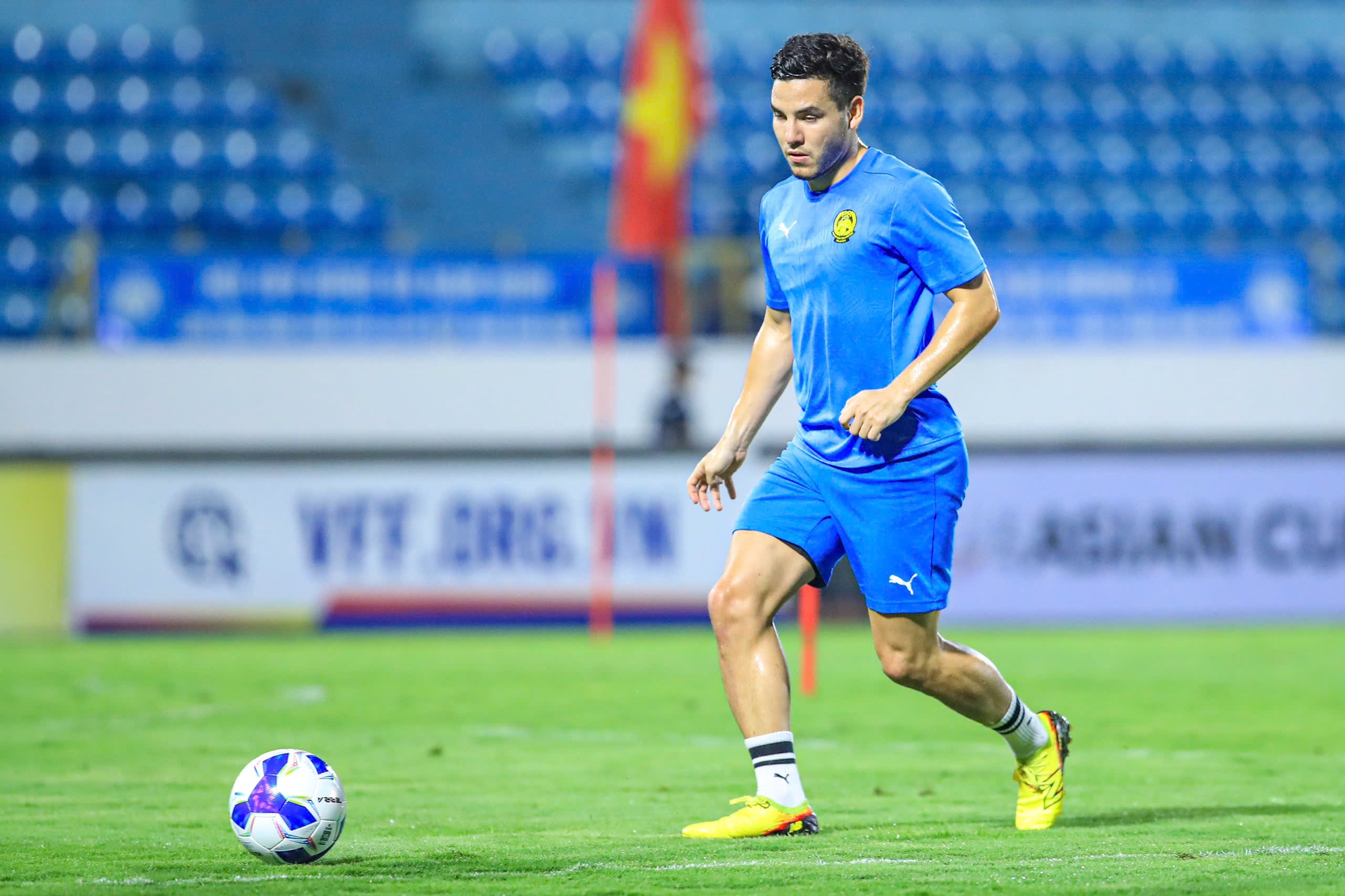 X&oacute;t xa gương mặt đầy sẹo của ng&ocirc;i sao tuyển Malaysia bị tạt axit- Ảnh 11.