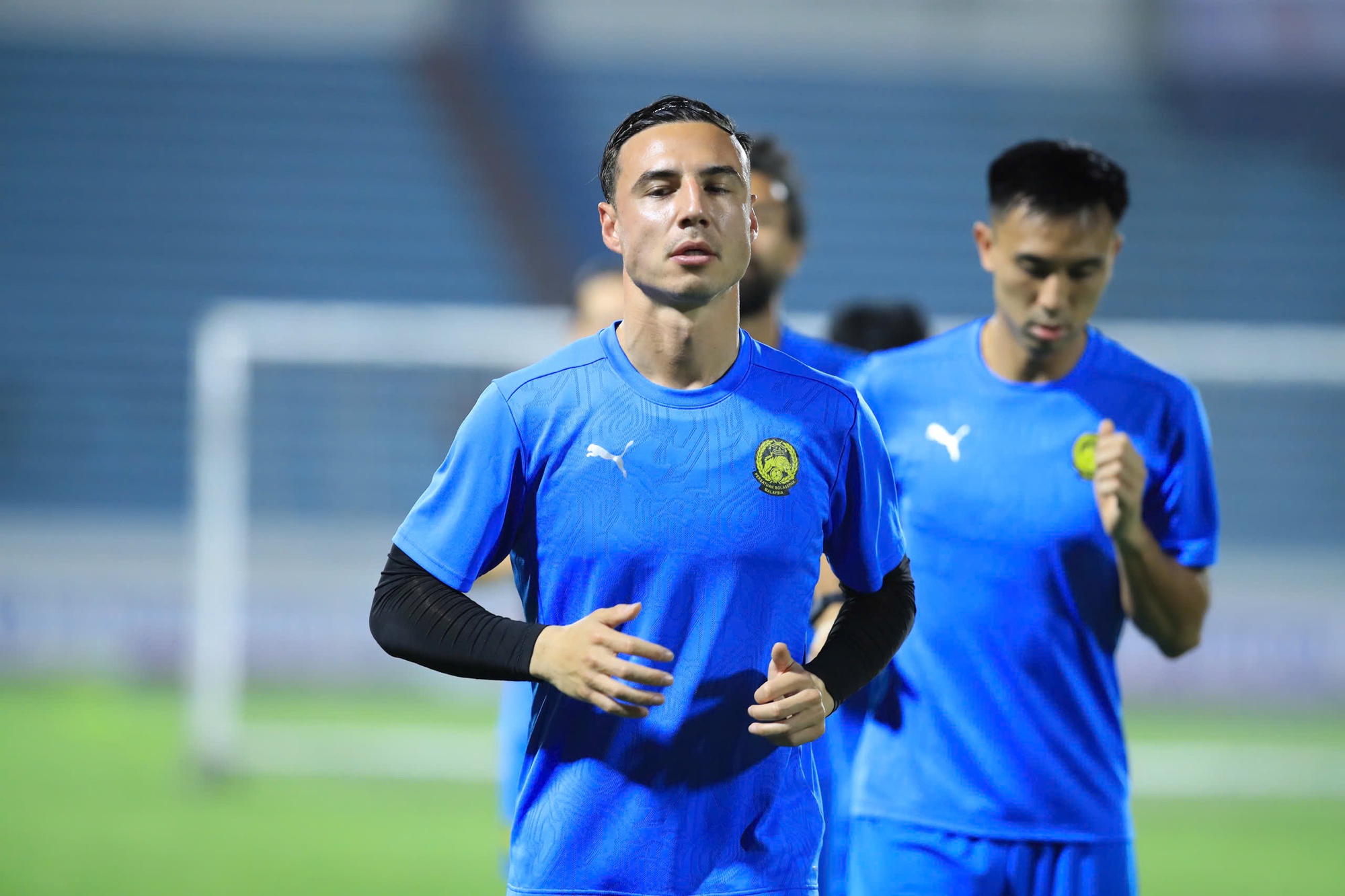 X&oacute;t xa gương mặt đầy sẹo của ng&ocirc;i sao tuyển Malaysia bị tạt axit- Ảnh 12.