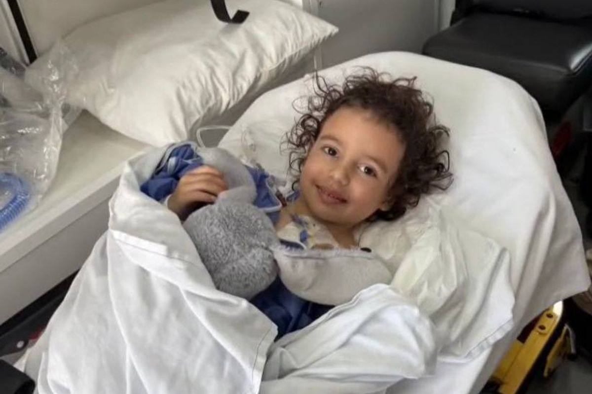 Bị h&uacute;t v&agrave;o ống tho&aacute;t nước bể bơi, b&eacute; g&aacute;i 3 tuổi tổn thương nội tạng vĩnh viễn- Ảnh 2.