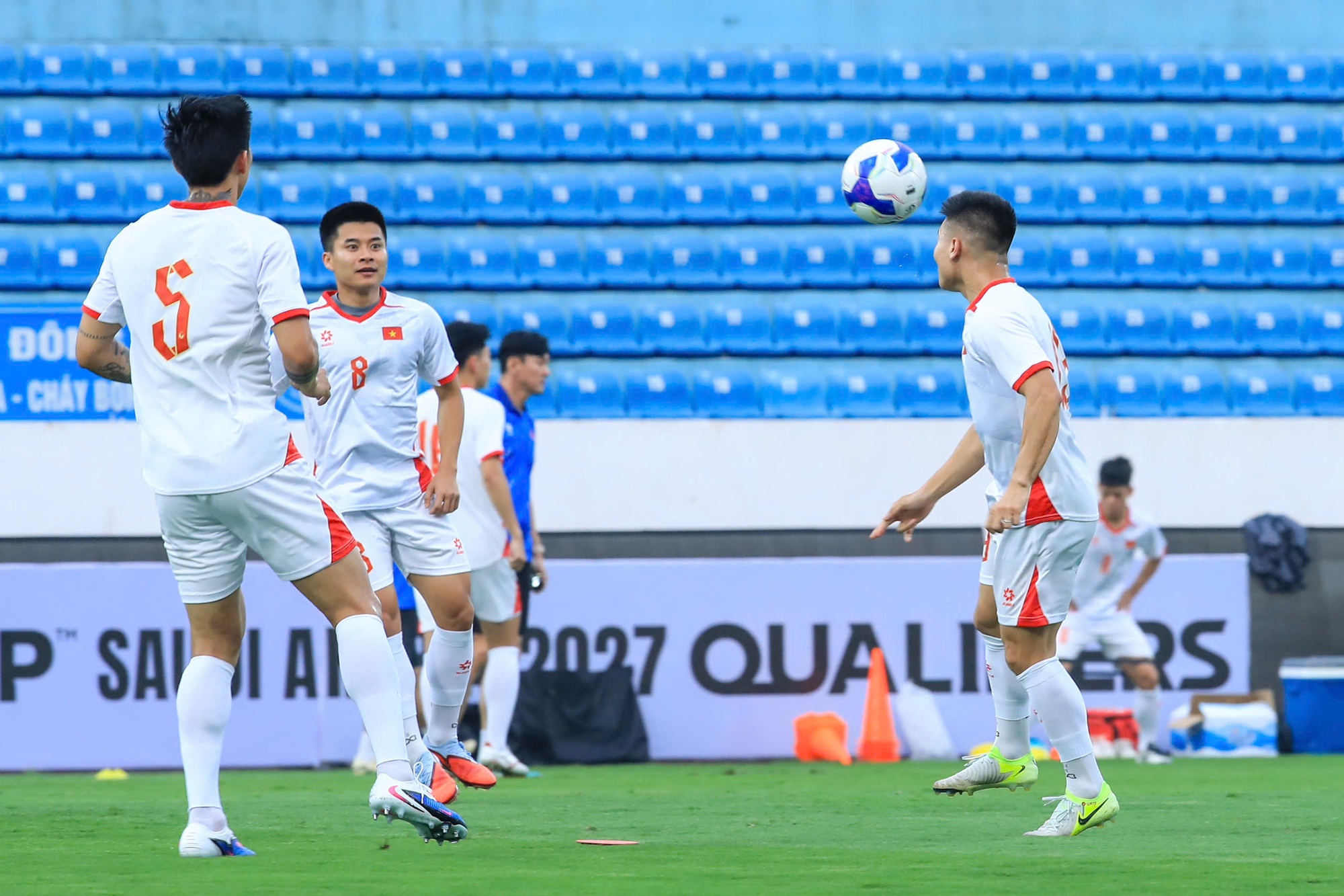 Trung Kiên đọ visual với Văn Lâm, Filip: Bộ ba thủ môn ĐT Việt Nam ai cũng cực phẩm, xem tập luyện lại càng mê- Ảnh 20. Trung Kiên đọ visual với Văn Lâm, Filip: Bộ ba thủ môn ĐT Việt Nam ai cũng cực phẩm, xem tập luyện lại càng mê- Ảnh 20.