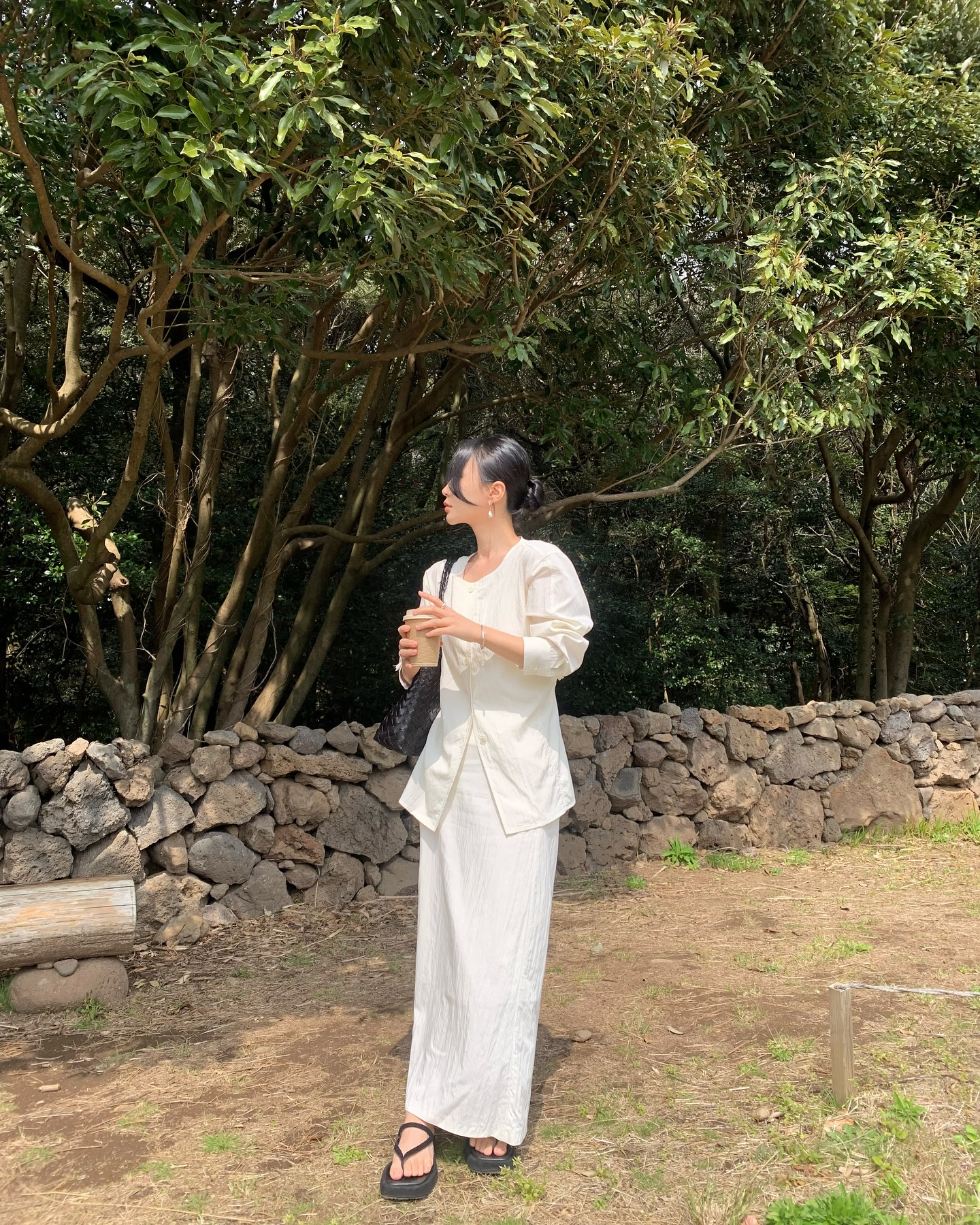 4 c&ocirc;ng thức trang phục tối giản cho những ai kh&ocirc;ng th&iacute;ch mix đồ cầu kỳ- Ảnh 1.