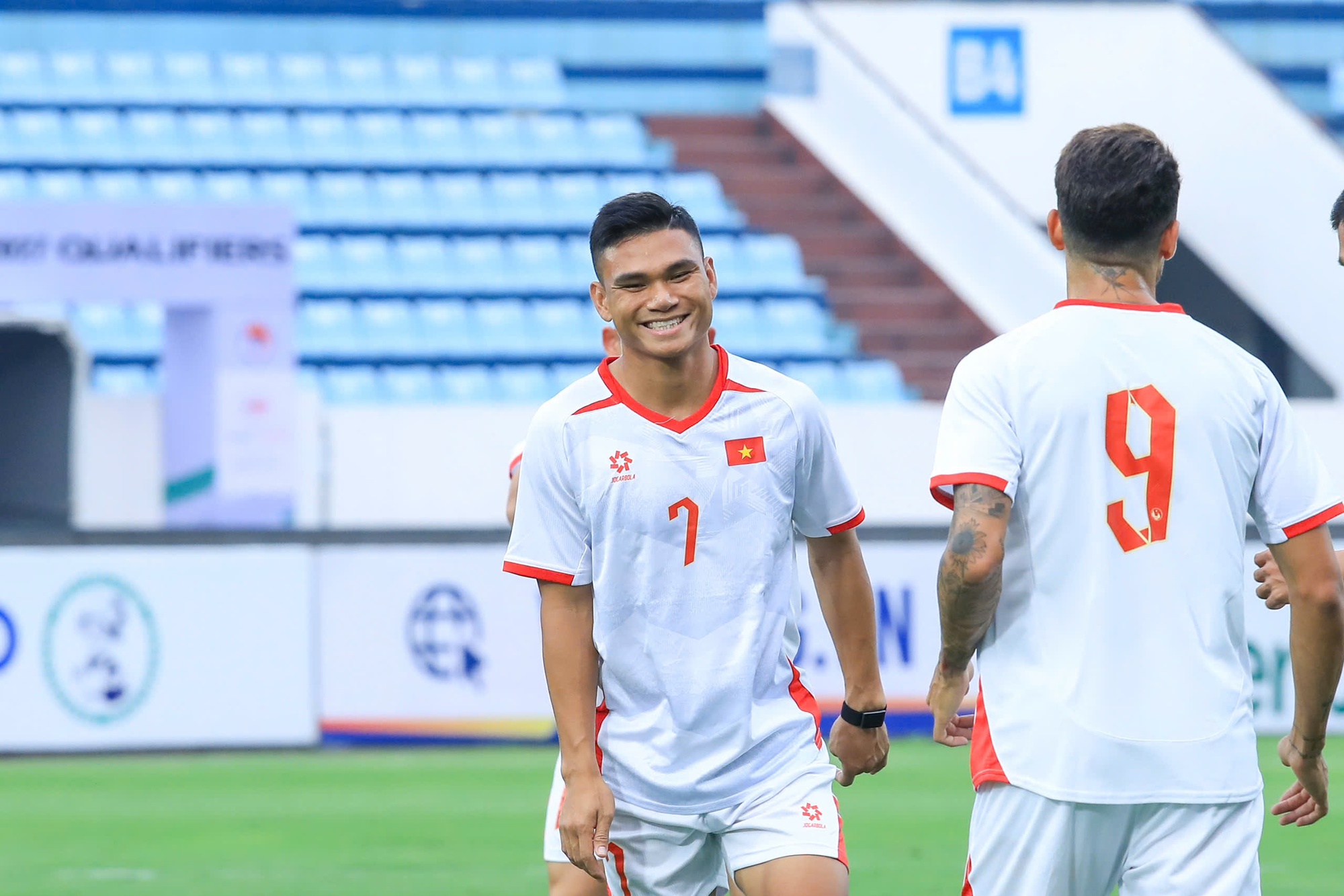 Trung Kiên đọ visual với Văn Lâm, Filip: Bộ ba thủ môn ĐT Việt Nam ai cũng cực phẩm, xem tập luyện lại càng mê- Ảnh 18. Trung Kiên đọ visual với Văn Lâm, Filip: Bộ ba thủ môn ĐT Việt Nam ai cũng cực phẩm, xem tập luyện lại càng mê- Ảnh 18.